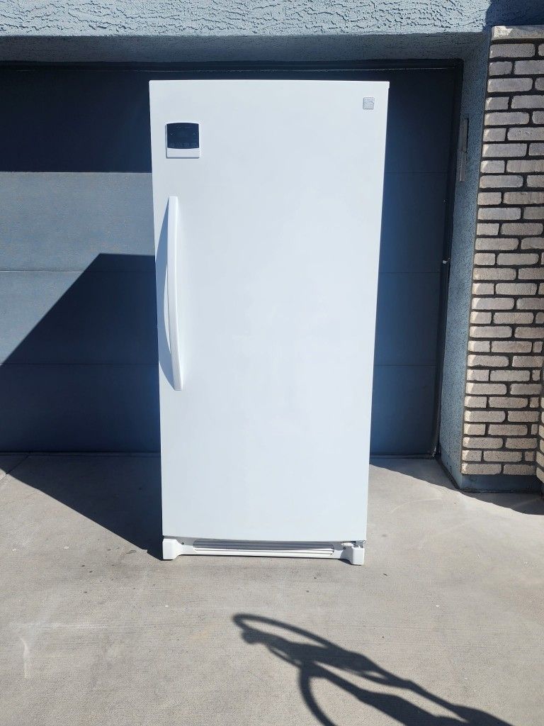 "KENMORE" STAND UP FREEZER RECENT MODEL OF 
32" Wide x 70" 1/4 height X 28" 5/8 Depth 
FOR $ 450 WITH 2 MONTHS OF WARRANTY DELIVER & INSTALLATION FREE