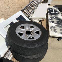 Rims Tundra 5lug Good Condiyion Tires Not So Much 