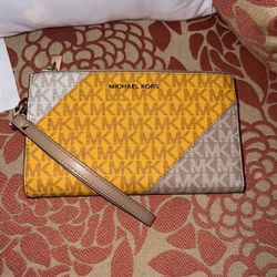 Michael Kors Wallet Wristlet Leather 