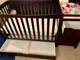 Graco Remi All-in-One Convertible Crib with Drawer and Changer (Espresso) - JPMA-Certified Convertible Crib with Storage Drawer, Attached Changing Tab