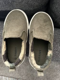 Old Navy Olive Green Shoes Size 6C