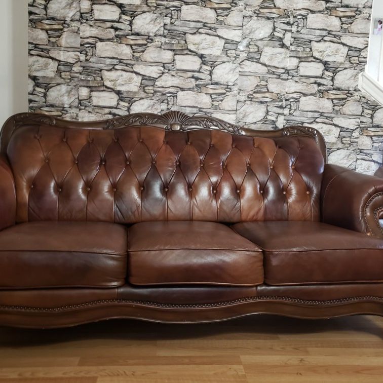Leather Chesterfield Sofa Austin Tx Baci Living Room