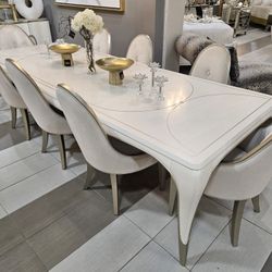 Dining Table + 4 Side Chairs