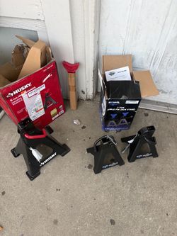 Jack stands
