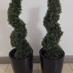 *** NEW LOW PRICE *** PAIR of 3ft Faux Boxwood Spirals in 16in Planters @ Lasting Creations
