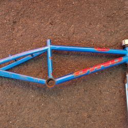 Old School Gt Dino Float Frame And Forks