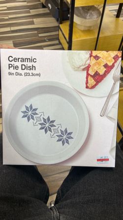 Cellar 9” Ceramic Pie Dish – Stoneware Baking Dish – Red