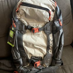 Dakine Ski/ Snowboard Backpack 38L