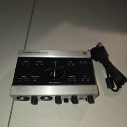 NI Komplete Audio 6