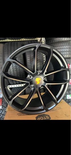 Porsche Cayenne 22” new Gt style new rims tires sets