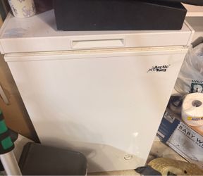 Arctic King Chest Freezer White