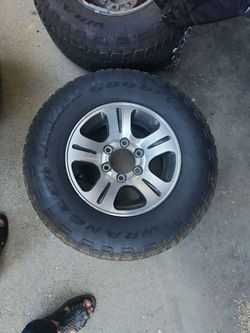 Nissan d21 4x4 tires and weels