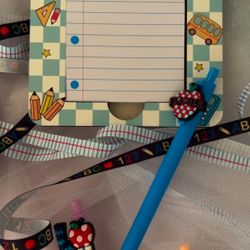Teacher Sticky Note Pad Holder perfect for Teacher Appreciation Gift ,with  Cute Ballpoint Pens