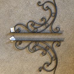 2x Iron Decorative Plant Hangers