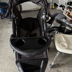 Graco 5 In 1 High Chair Set And Stroller/car Seat With Big Wheels