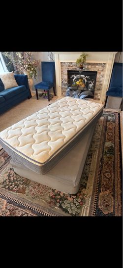 Twin mattress/box spring