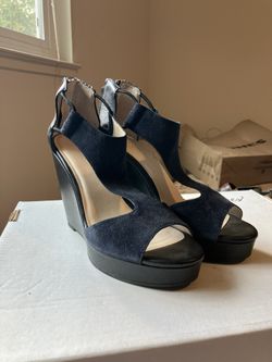 Kenneth Cole Platform Heels / Size 8