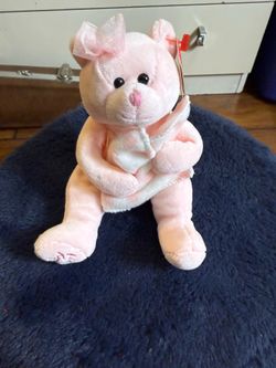 Ty Beanie Baby Baby Girl the Bear holding a blanket Flaws as seen in the last picture