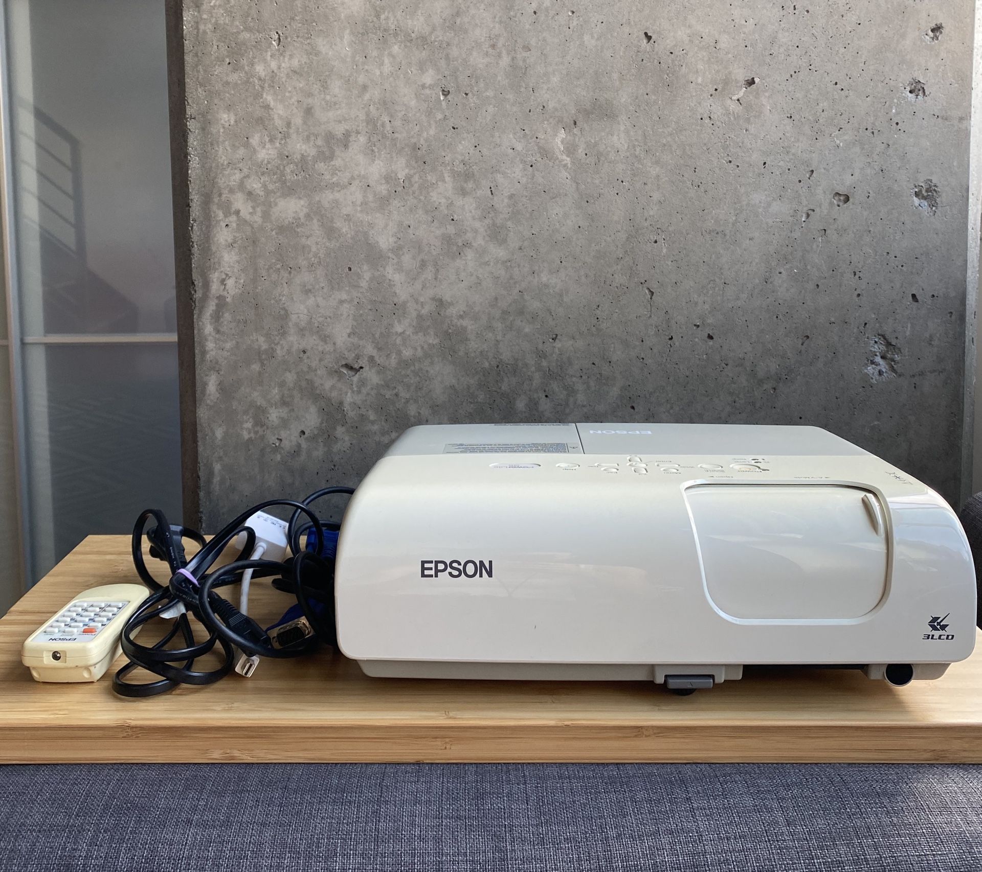Epson EMP-S5 Projector