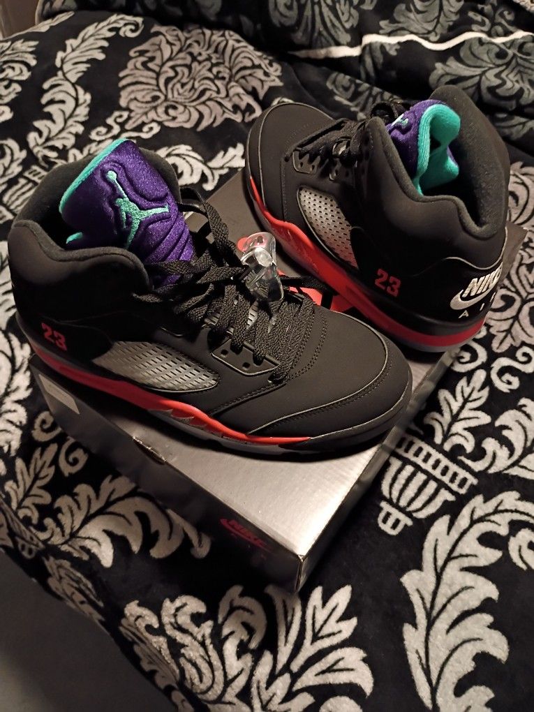 Nike Jordan Retro 5 " Triple Colored