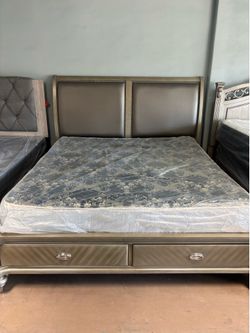 King bed with mattress
