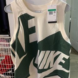Woman's Nike Jersey Brand New Tags On Size XL