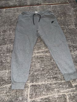 Nike tech pants grey (SIZE LARGE)