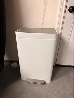 Kohler 13 gallon trash can