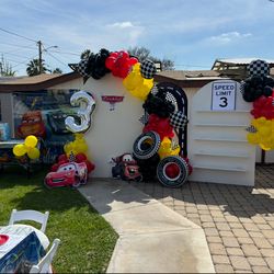 Balloon arch