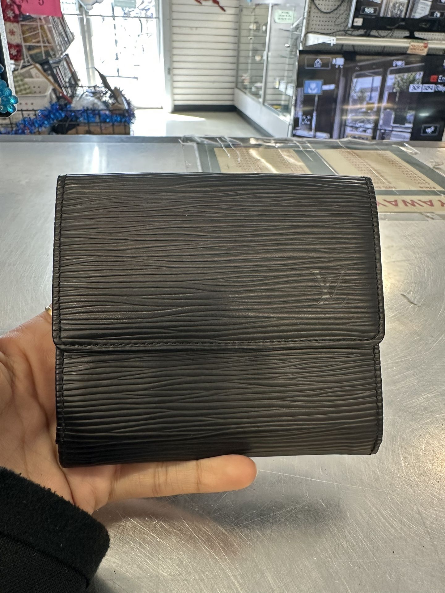 LOUIS VUITTON WALLET ( ‼️ASK FOR KASSY‼️)