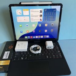 Apple IPad Pro 12.9” 4th Generation (2020 Model/ Face ID/Liquid Retina) 256GB with pen, keyboard & Accessories
