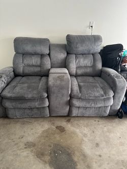 Electric recliner couches