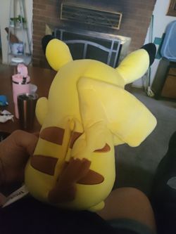 PICACHU POKEMON-( TALKS & LIGHTS UP !) SQUEEZE RIGHT HAND TO ACTIVATE -    PICK ⛏️ UP ONLY