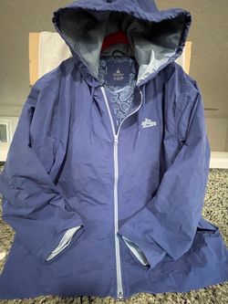 Disney parks, authentic original Disney vacation club member, hooded jacket size