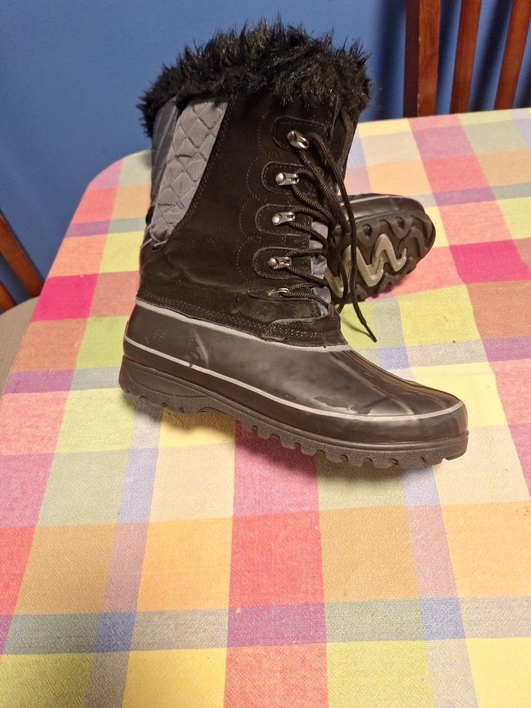 Khombu Snow Boots Womans Size 11