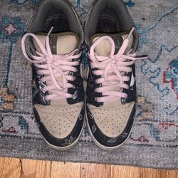 Travis Scott Dunk SB 