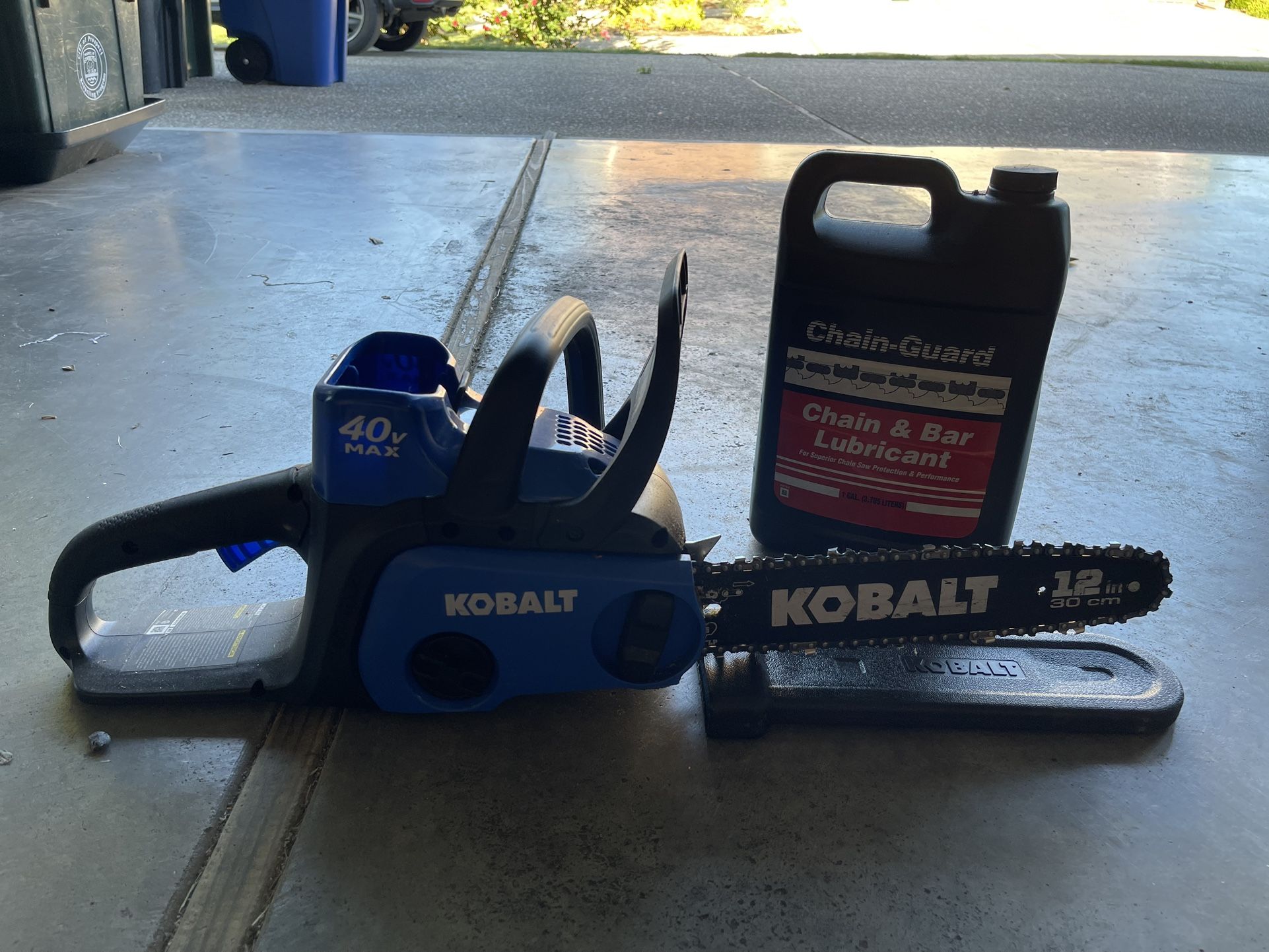 Kobalt Chainsaw W/ Chain Lubricant