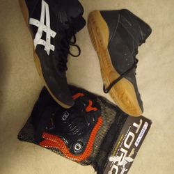 Like New Wrestling Shoes And Head Gear