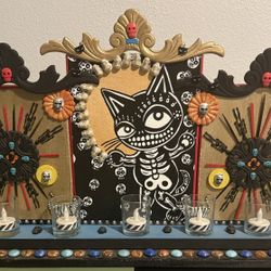 Day of the Dead (Día de los Muertos) theme.