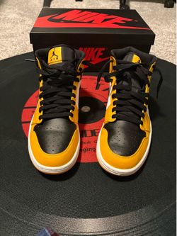 Air Jordan 1 Mid “Yellow Ochre” Size 12 With Box