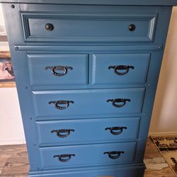 Dresser- 6 drawer