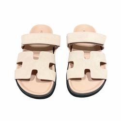 Hermes Chypre sandal in beige nude