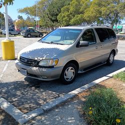 2001 Toyota Sienna