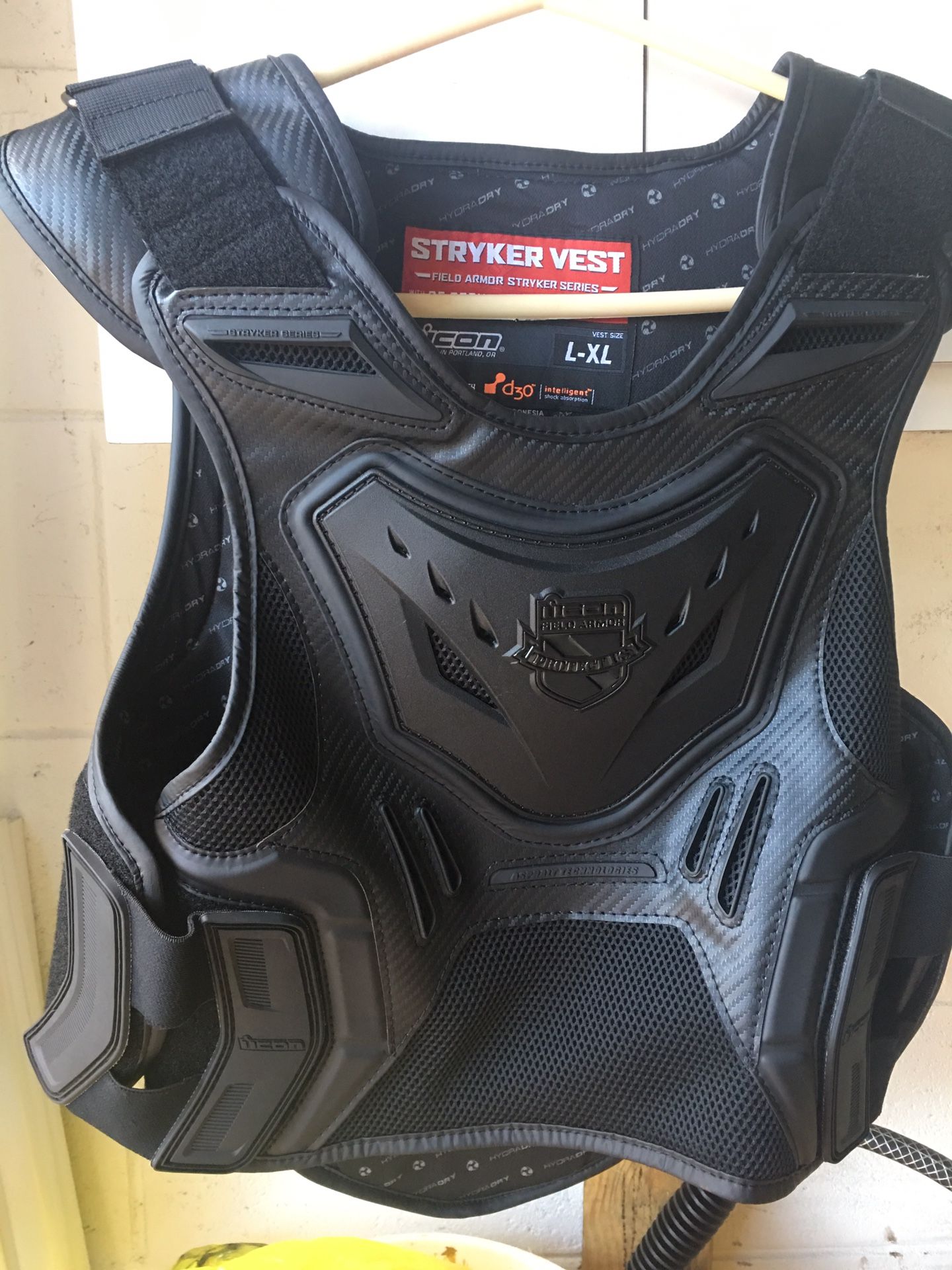 Armor vest brand new L/XL