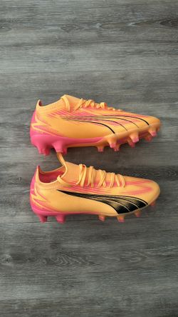 Men soccer cleats 