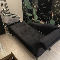 Chaise Lounge With Storage