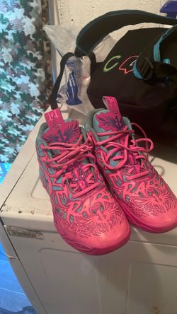 Basketball shoes