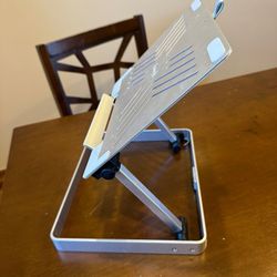 MacBook stand
