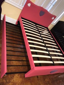 Twin or full size bed WITH trundle