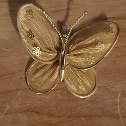 Vintage gold toned mesh butterfly brooch
